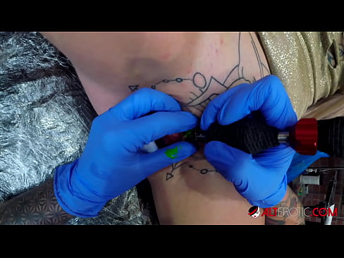 ❤️ Fìor tattooed hottie Sully Savage fhuair tattoo air a clitoris Porn dachaigh  leinn gd.extratorrents.top ️❤